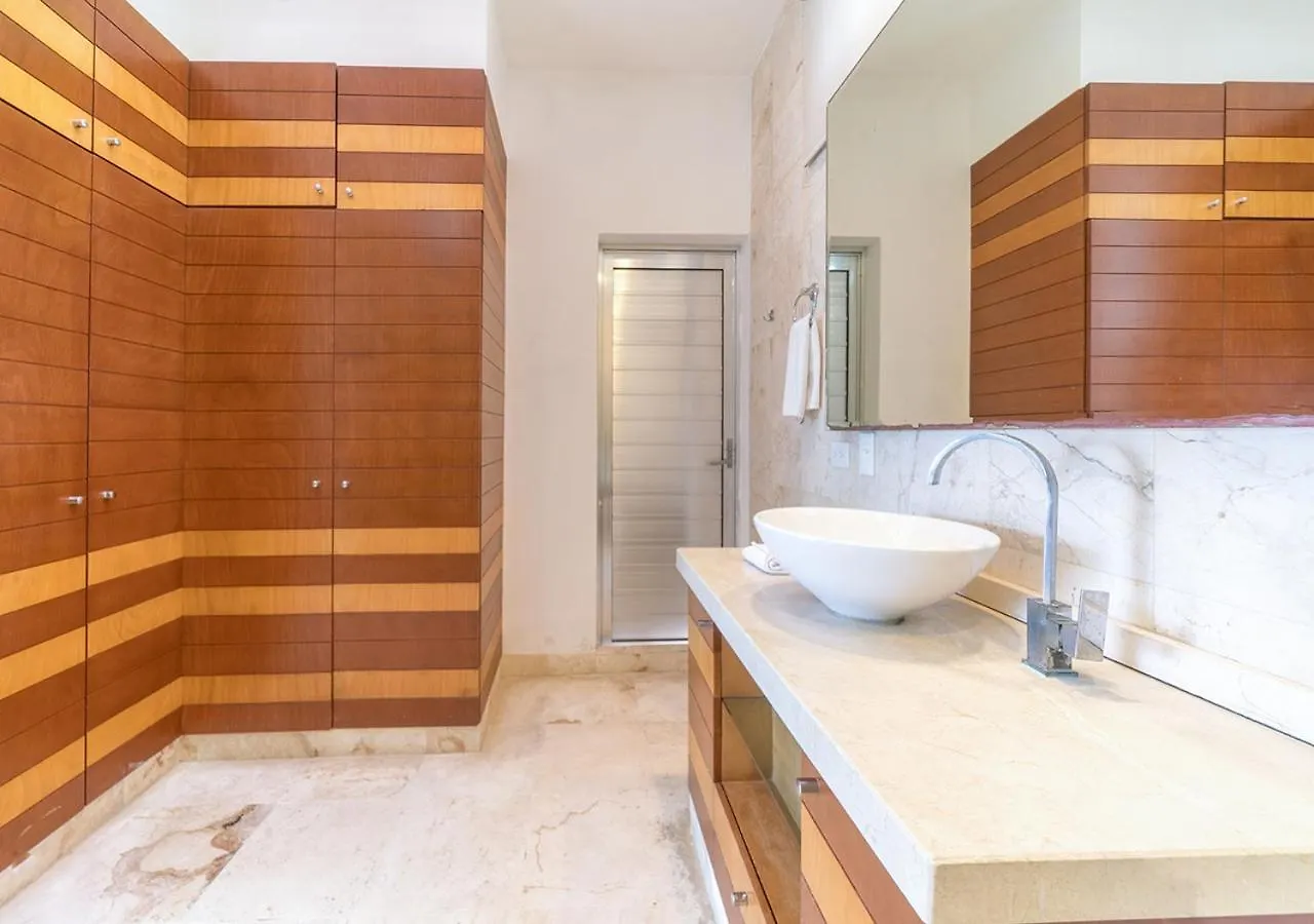 Beachfront Penthouse With 3 Bedrooms & Ocean View - Las Nubes Playa del Carmen 0*,  Mexico