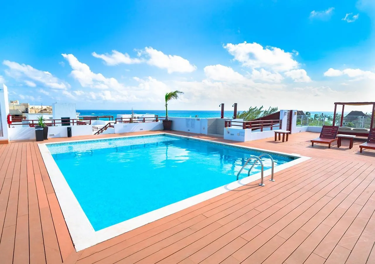 Beachfront Penthouse With 3 Bedrooms & Ocean View - Las Nubes Playa del Carmen Holiday home