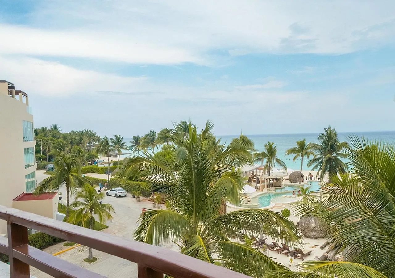 Beachfront Penthouse With 3 Bedrooms & Ocean View - Las Nubes Playa del Carmen Holiday home