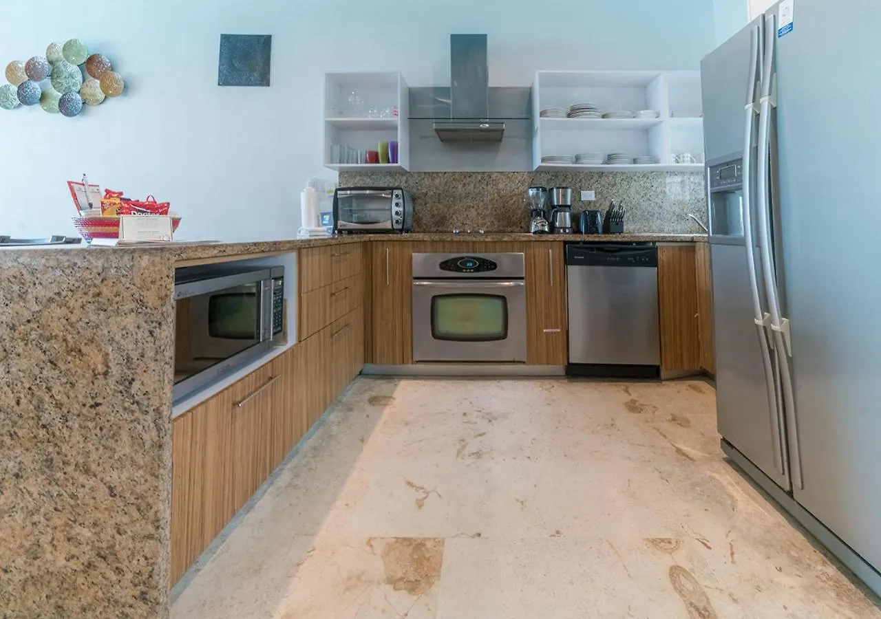 Beachfront Penthouse With 3 Bedrooms & Ocean View - Las Nubes Playa del Carmen Holiday home