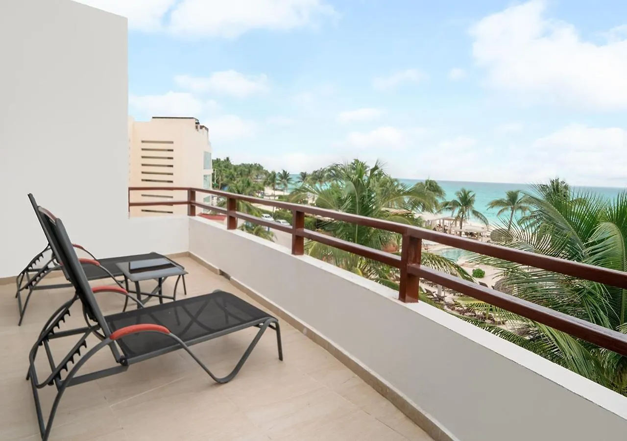 Beachfront Penthouse With 3 Bedrooms & Ocean View - Las Nubes Playa del Carmen Mexico