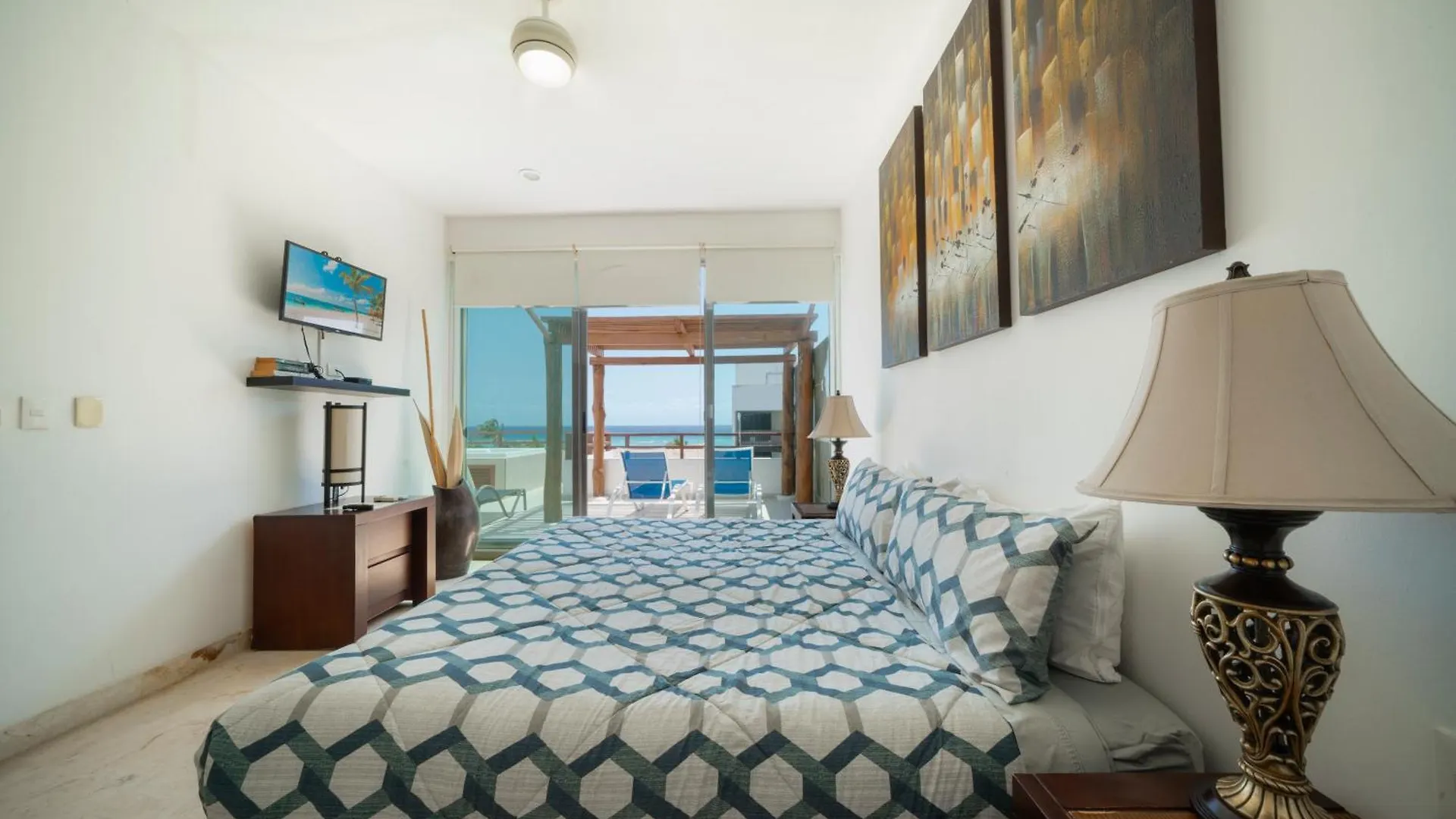 Beachfront Penthouse With 3 Bedrooms & Ocean View - Las Nubes Playa del Carmen 0*,  Mexico