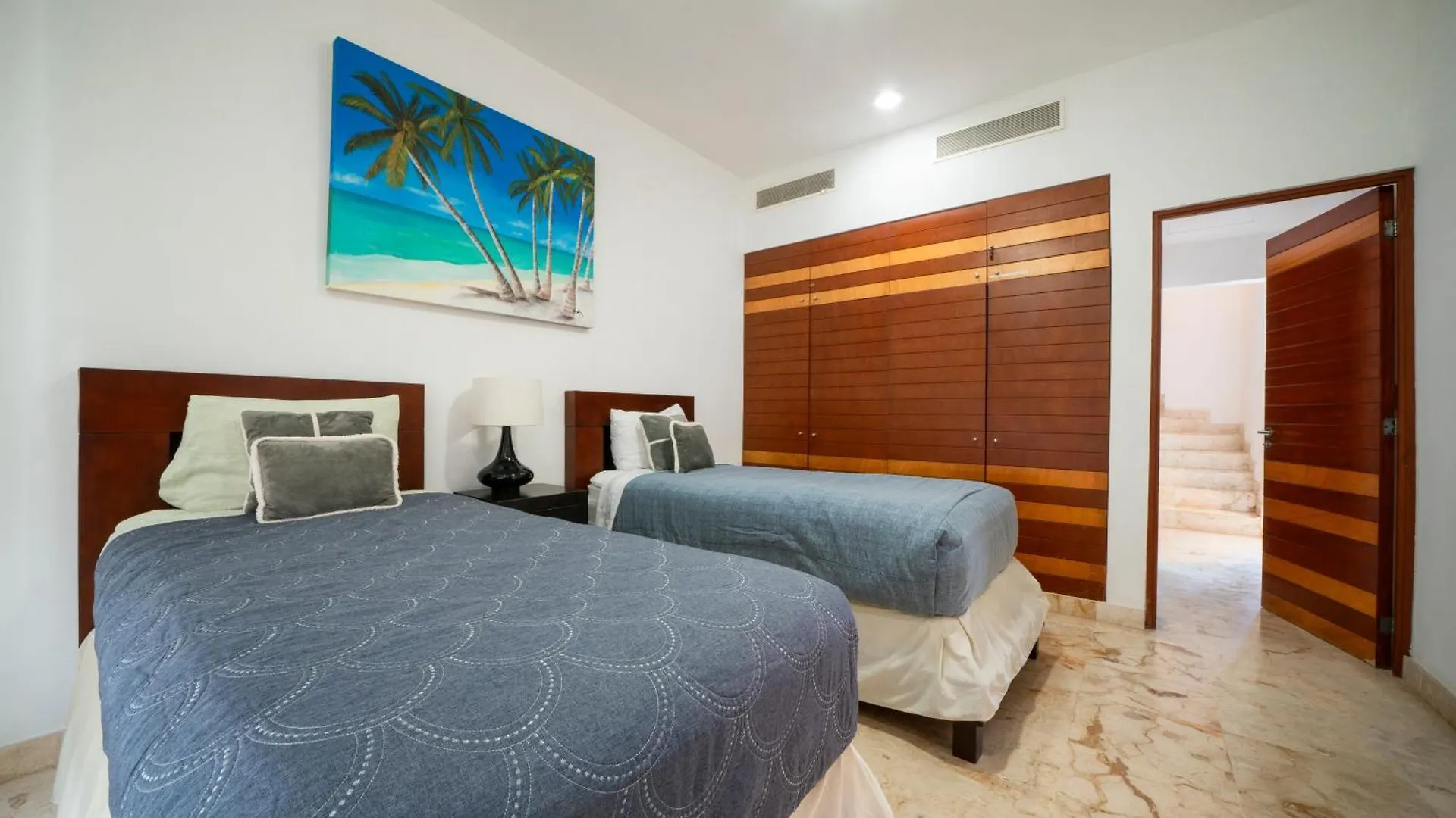 Beachfront Penthouse With 3 Bedrooms & Ocean View - Las Nubes Playa del Carmen 0*,