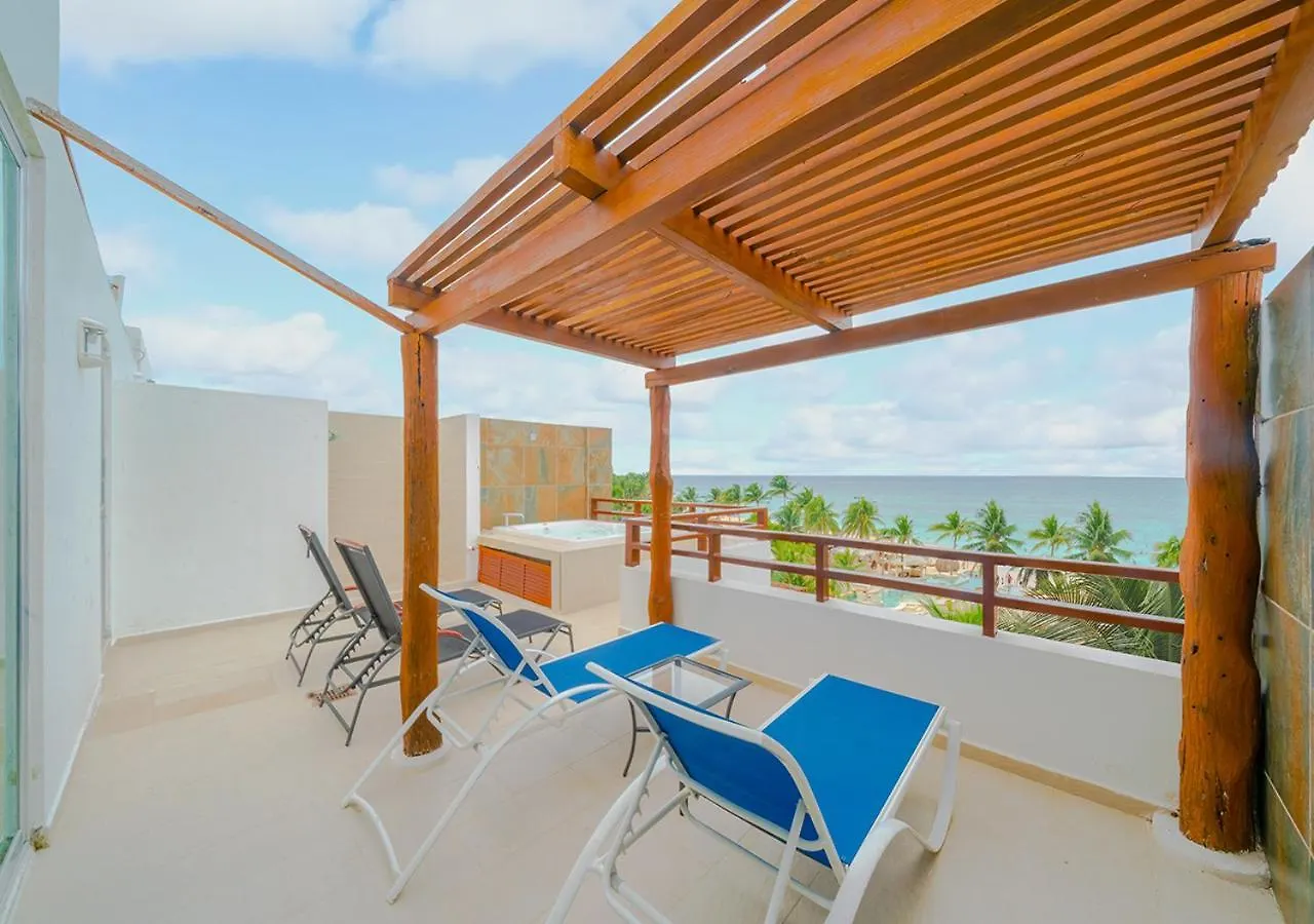 Beachfront Penthouse With 3 Bedrooms & Ocean View - Las Nubes Playa del Carmen