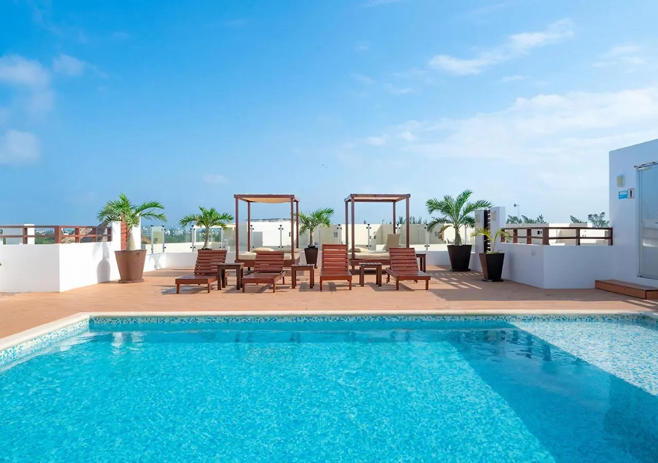 Beachfront Penthouse With 3 Bedrooms & Ocean View - Las Nubes Playa del Carmen Vakantiehuis