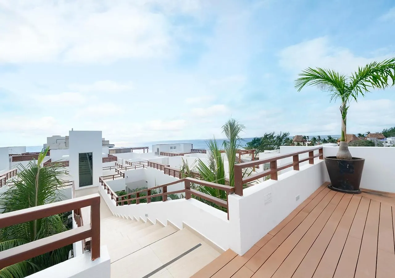 Beachfront Penthouse With 3 Bedrooms & Ocean View - Las Nubes Playa del Carmen 0*,  Mexico