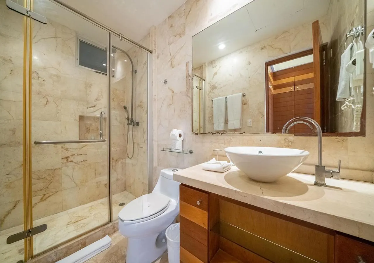 Beachfront Penthouse With 3 Bedrooms & Ocean View - Las Nubes Playa del Carmen Prázdninový dům