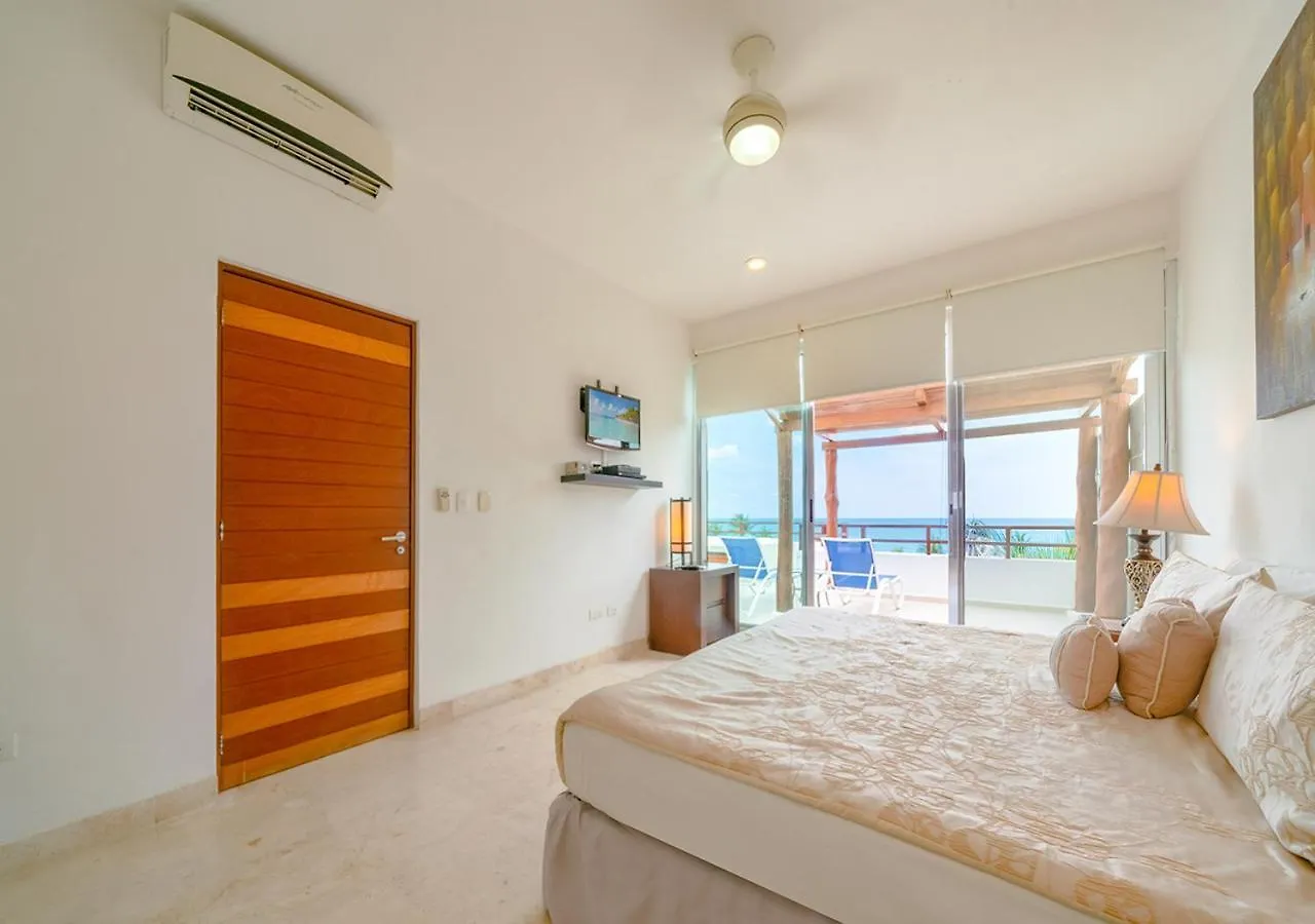 Beachfront Penthouse With 3 Bedrooms & Ocean View - Las Nubes Playa del Carmen Prázdninový dům
