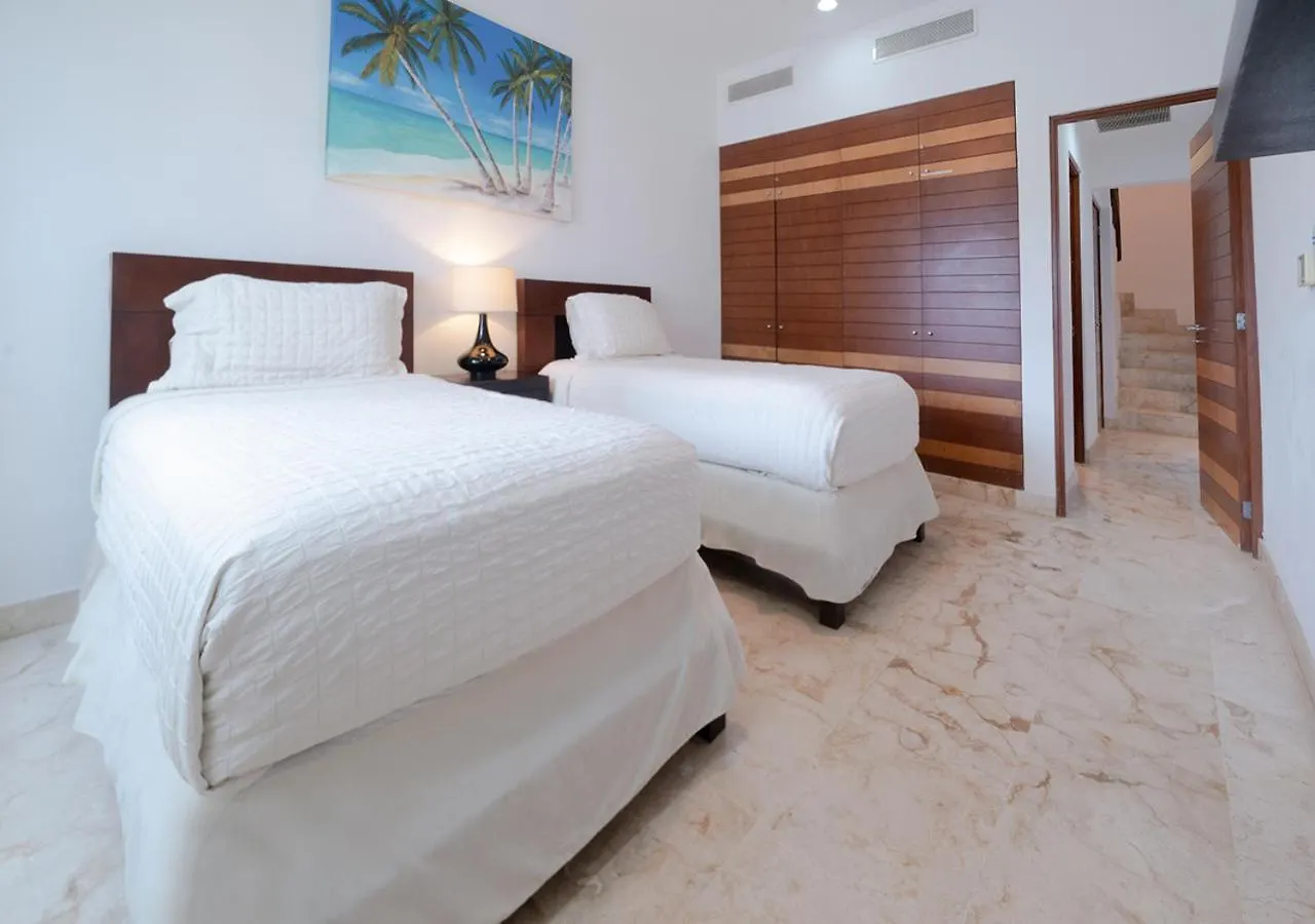 Prázdninový dům Beachfront Penthouse With 3 Bedrooms & Ocean View - Las Nubes Playa del Carmen